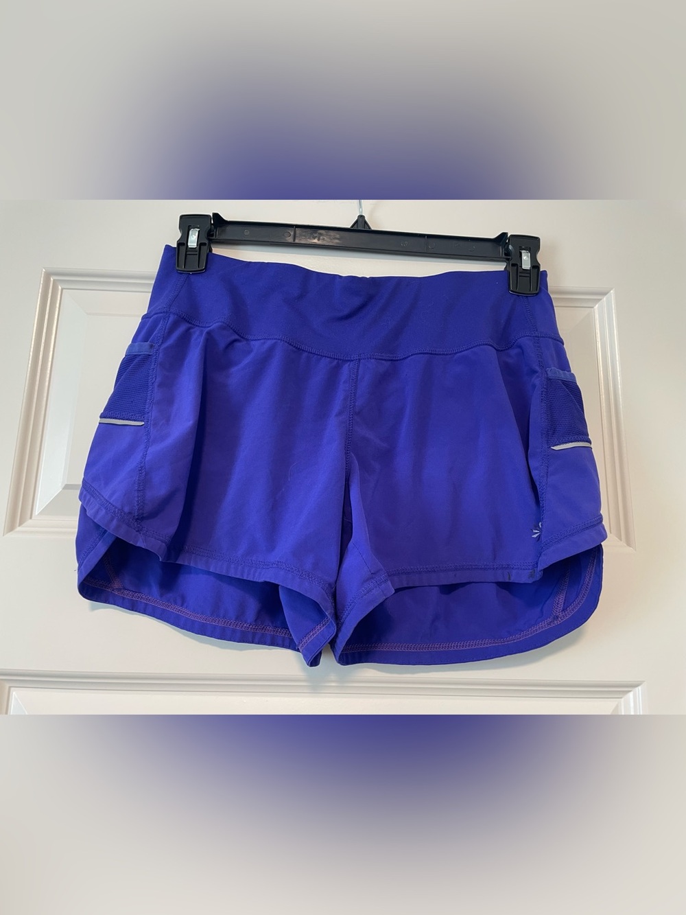 Athleta Women’s Athletic Running Hiking Workout Shorts with Lining and Pockets